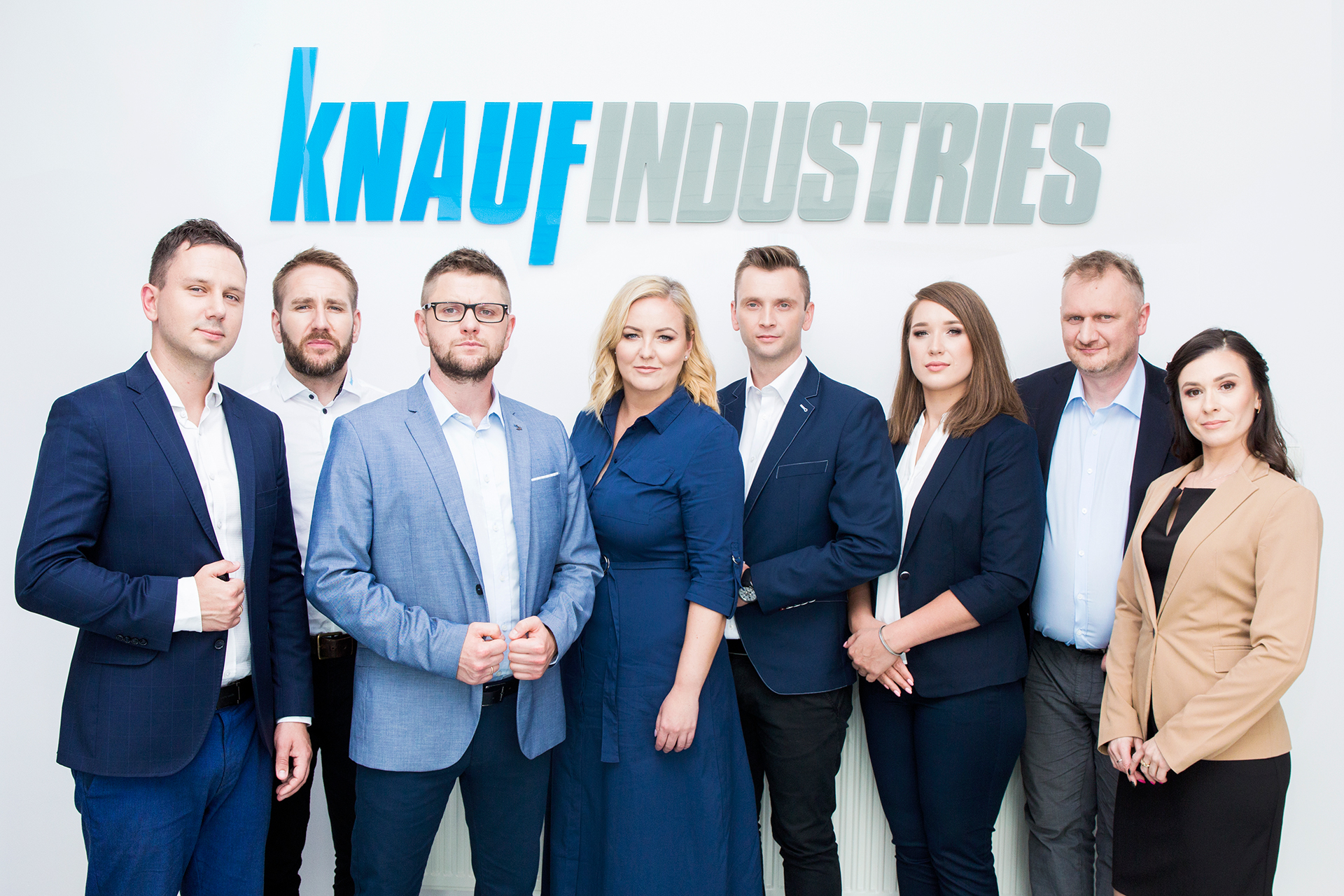 Часть коллектива сотрудников компании Knauf Industries