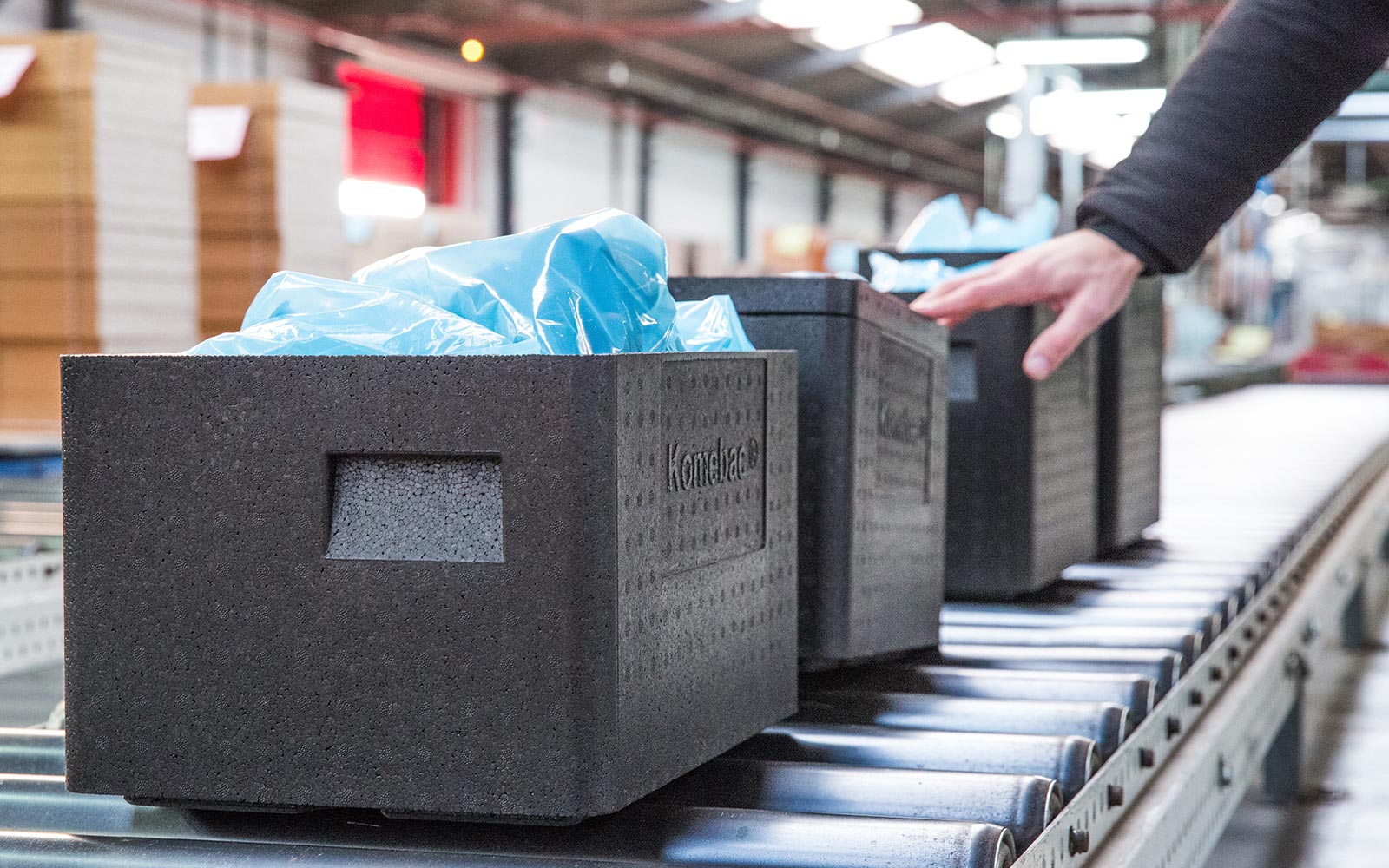 Los envases Komebac® facilitan la logística del transporte interno y la gestión de residuos de envases.